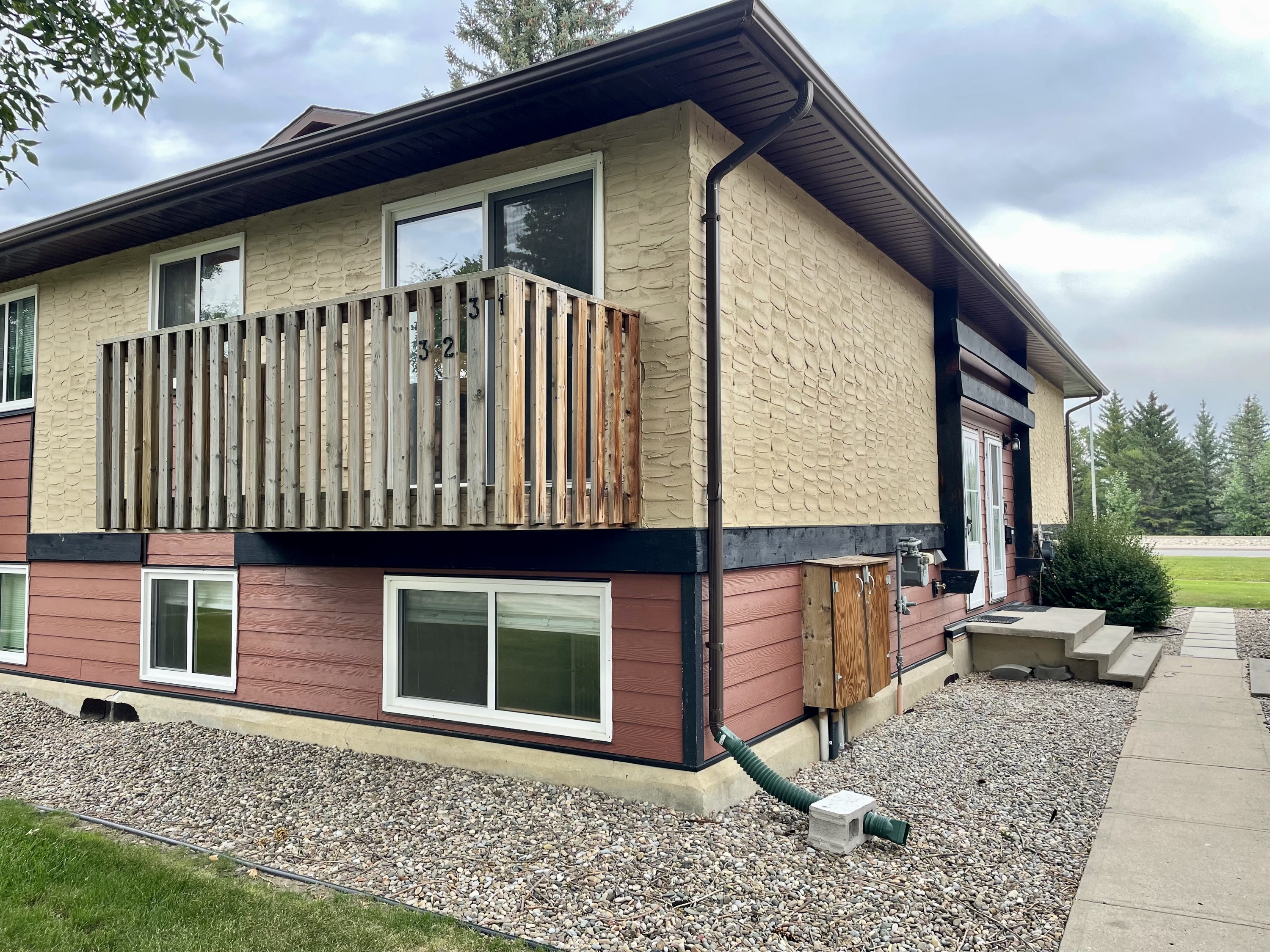 31, 5 Acadia Rd. W